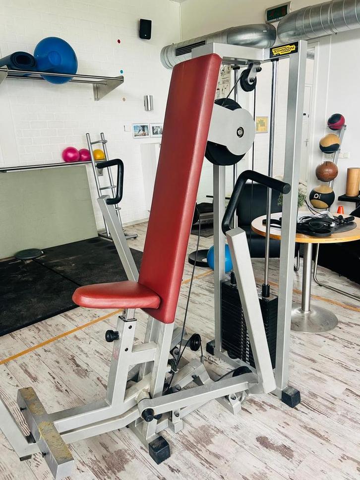 Technogym Chest Press Machine - Vintage Stijl, Sport en Fitness, Fitnessapparatuur, Gebruikt, Krachtstation, Borst, Metaal, Ophalen