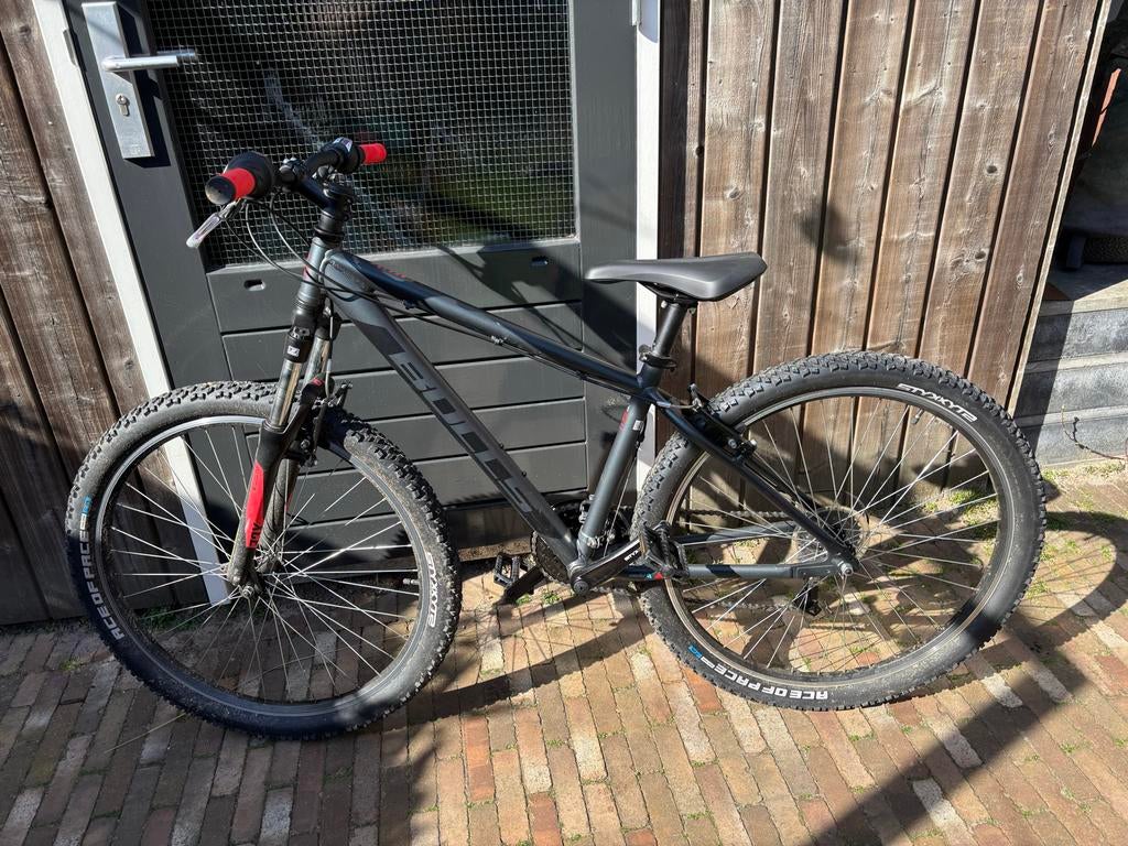 Bulls - Pulsar 1. 27.5 inch. 165-176cm. grijs, rood., Fietsen en Brommers, Fietsen | Mountainbikes en ATB, Overige merken, Hardtail