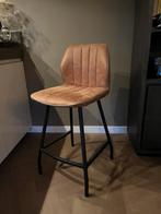 Barkruk cognac suède met zwarte poten, Huis en Inrichting, Ophalen, 60 tot 90 cm, Zo goed als nieuw, 1 kruk