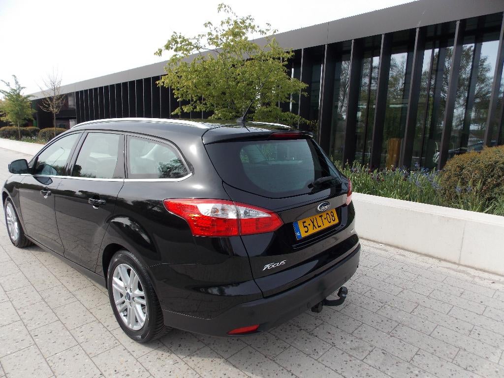 Ford Focus Ecoboost Wagon nwe apk + distributie winterbanden, Euro 5, Stof, 100 pk, Zwart