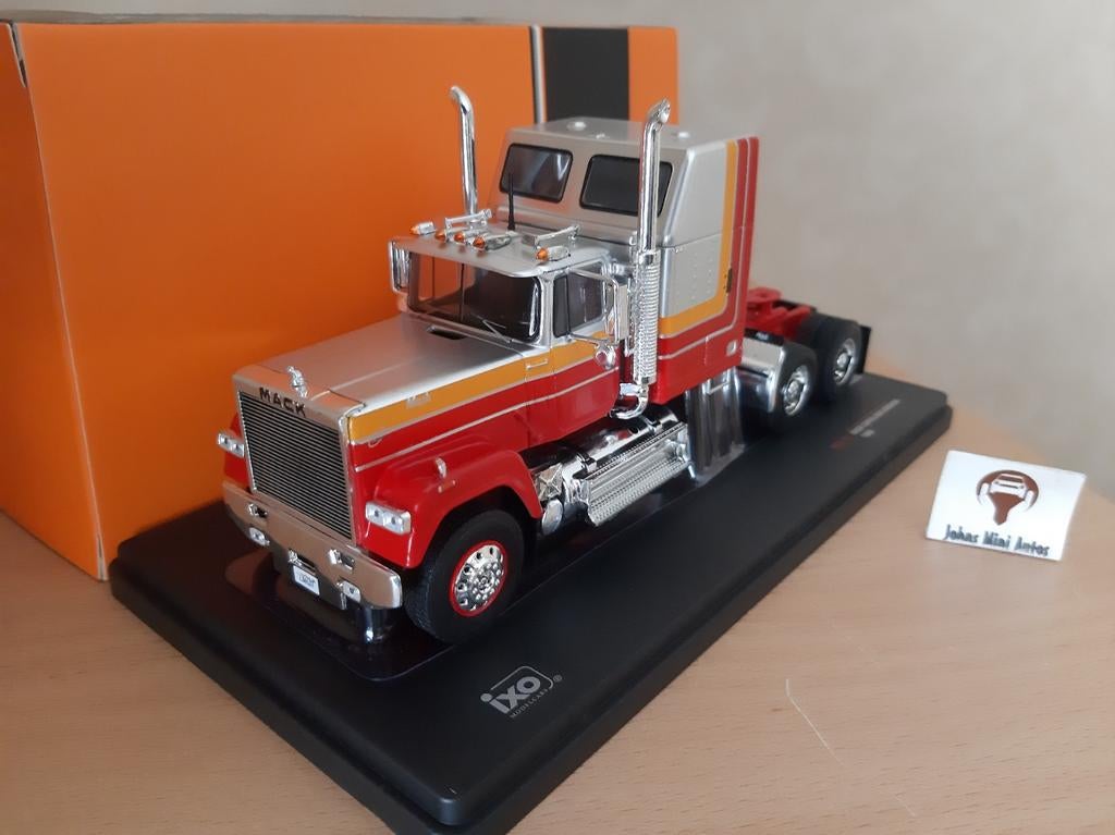 Mack Superliner Magnum 1985 Rood/Zilver - IXO Trucks 1:43, Hobby en Vrije tijd, Modelauto's | 1:43, Overige merken, Nieuw, IXO Trucks