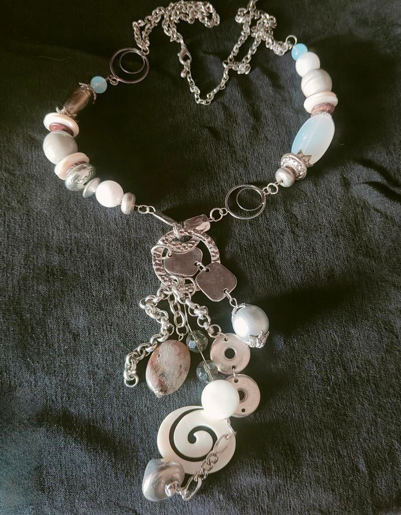 Vintage statement ketting met parelmoer kralen
Lengte 78 cm, Sieraden, Tassen en Uiterlijk, Kettingen, Ophalen of Verzenden, Zo goed als nieuw