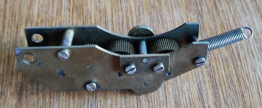 Minolta self-timer met veer en tandwielen, Ophalen of Verzenden, Gebruikt, Spiegelreflex, Minolta