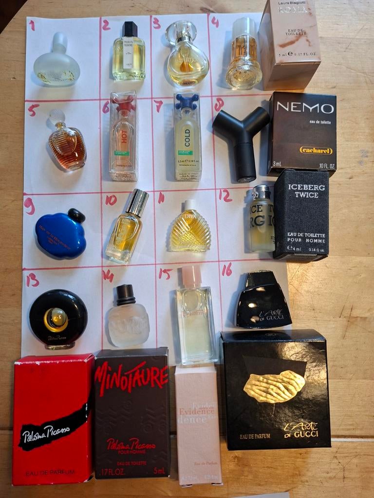 collectie vintage miniatuur parfumflesjes, Ophalen of Verzenden, Zo goed als nieuw, Miniatuur, Gevuld