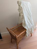 Mooi rieten poppenbedje met hemeltje, Ophalen, Zo goed als nieuw, Babypop