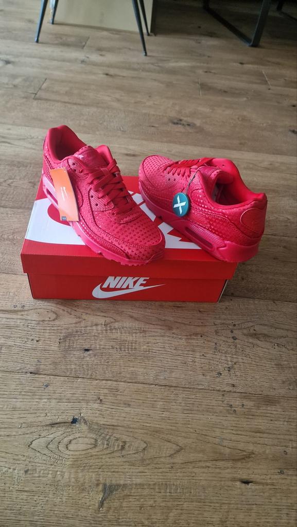 Nike Air Max 90 Valentine maat 41, Kleding | Heren, Schoenen, Ophalen of Verzenden, Nieuw, Overige kleuren, Sneakers of Gympen