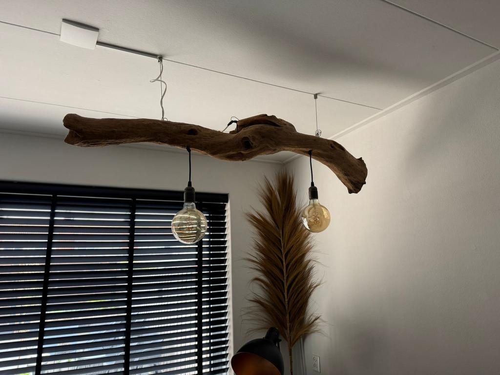 Unieke boomstam hanglamp 135cm – in hoogte verstelbaar, Huis en Inrichting, Lampen | Hanglampen, Ophalen, Zo goed als nieuw, Hout