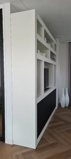 Unieke maatwerk wandkast - 4 maanden oud, Huis en Inrichting, Kasten | Wandmeubels, Ophalen, Met deur(en), 200 cm of meer, 150 tot 200 cm