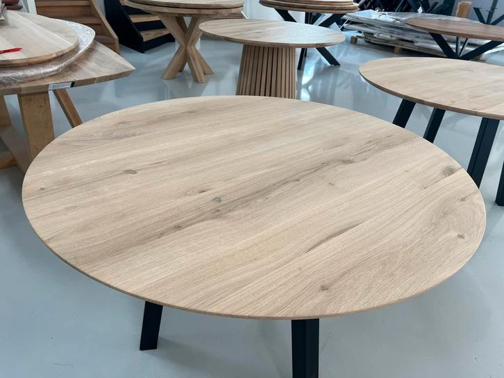 Massief eiken ronde eettafel Ø130cm verjongd + spinpoot, Huis en Inrichting, Tafels | Eettafels, Nieuw, Eikenhout, Ophalen of Verzenden