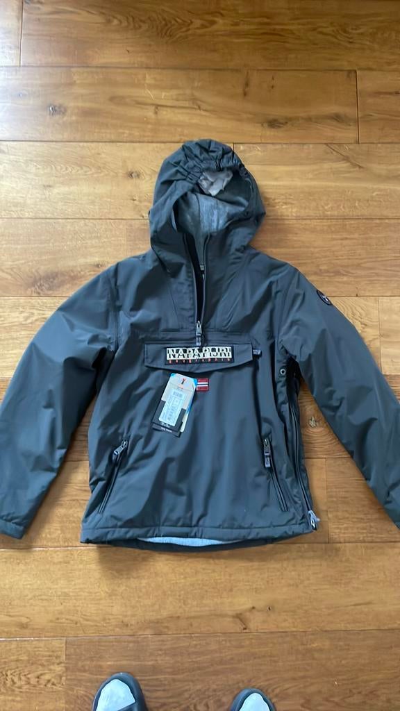 Napapijri tussenjas Maat 164 Nieuw !, Ophalen of Verzenden, Zo goed als nieuw, Jongen of Meisje, Jas