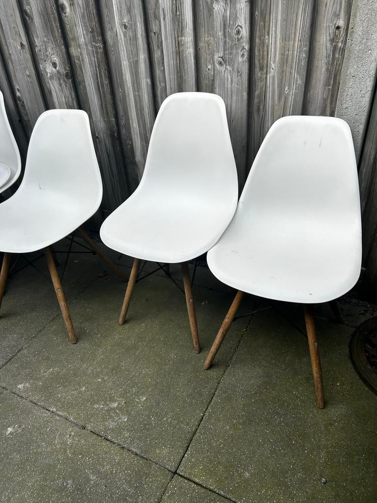5 Witte kuipstoelen - Eames stijl, Huis en Inrichting, Stoelen, Kunststof, Gebruikt, Wit, Ophalen of Verzenden