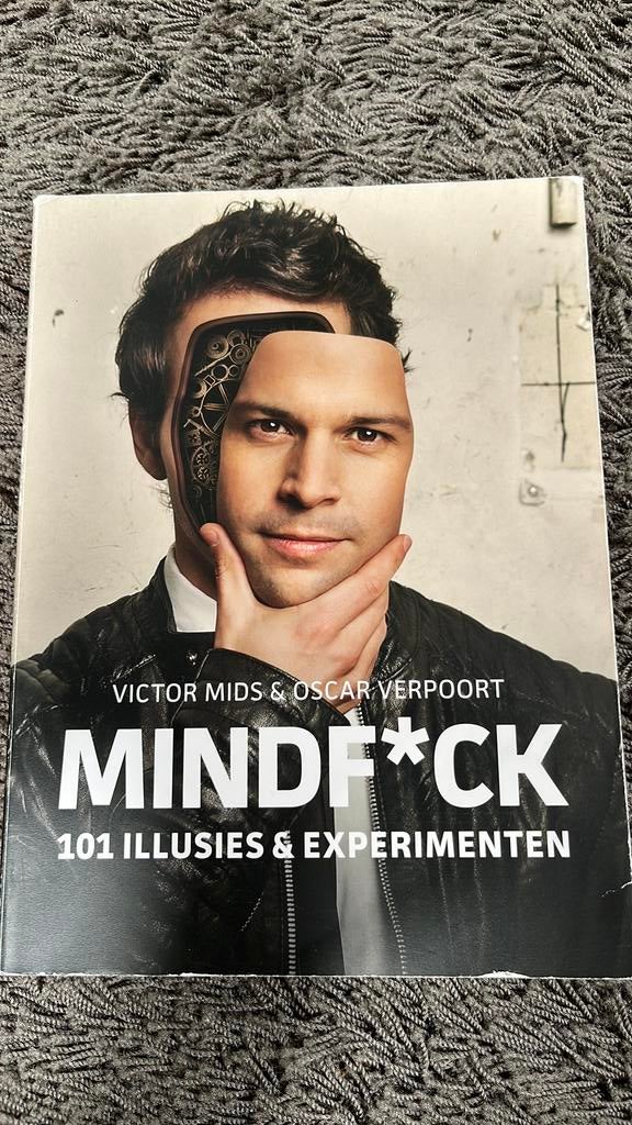 Mindf*ck victor mids, Boeken, Ophalen of Verzenden, Gelezen, Tv-serie