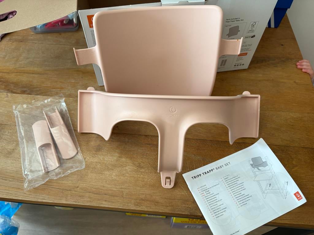 Stokke Tripp Trapp Baby Set Serene Pink met eetblad, Ophalen, Zo goed als nieuw, Meegroeistoel, Afneembaar eetblad