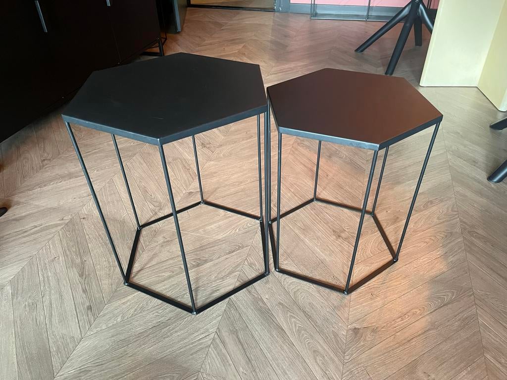 2 Hexagon Bijzettafeltjes - zwart metaal salontafel, Ophalen, Minder dan 45 cm, Minder dan 55 cm, Gebruikt