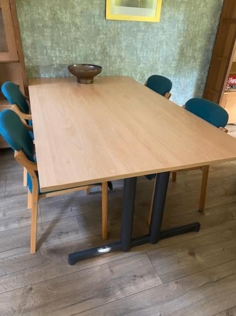 Kantoortafel met stoelen, Vergader- of Presentatieruimte, Ophalen, Gebruikt, Inrichting