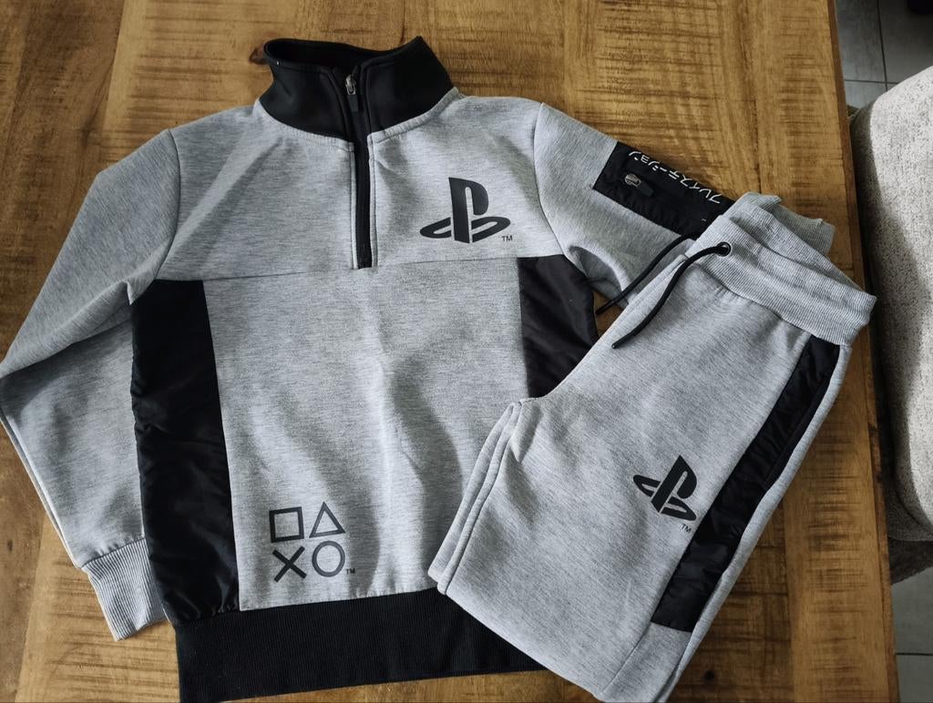 PlayStation trainingspak maat 140, Kinderen en Baby's, Kinderkleding | Maat 140, Jongen of Meisje, Ophalen of Verzenden, Zo goed als nieuw