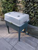 Elho kweekbak op poten met plantjes, Ophalen, Kweekbak