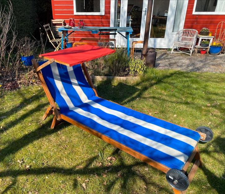 Verstelbare strandstoel met wielen en zonnescherm, Tuin en Terras, Ligbedden, Gebruikt, Hout, Verstelbaar, Ophalen