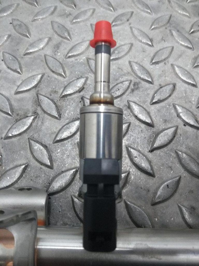 VOLKSWAGEN PASSAT BRANDSTOF INJECTOR / VERSTUIVER 2016, Ophalen of Verzenden, Gebruikt, Stiba lid