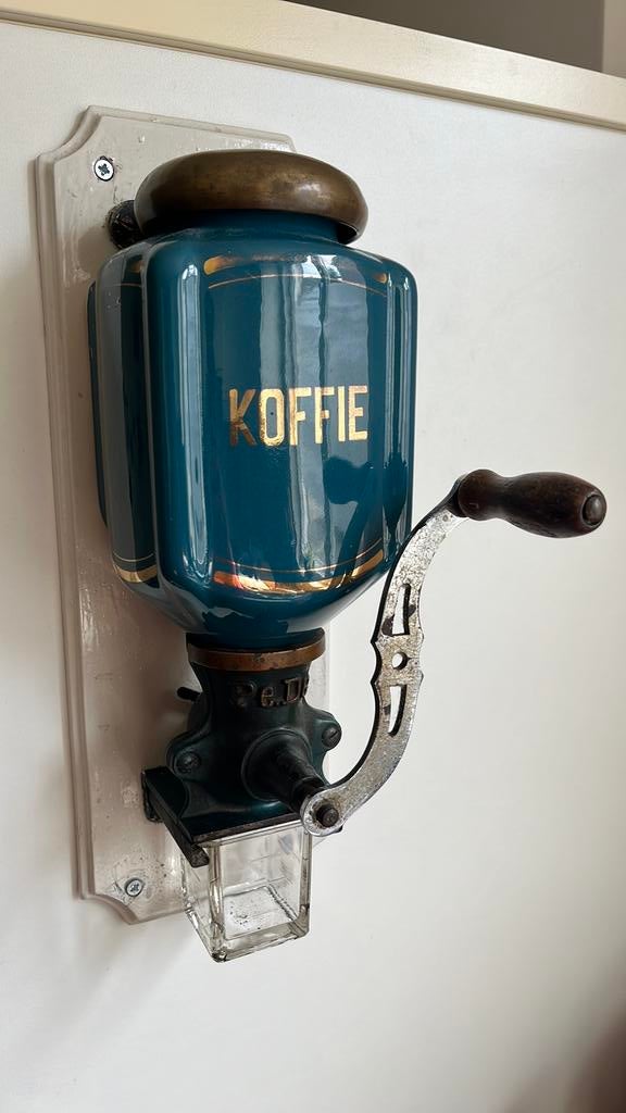 Koffiemolen Pe.De. petrol blauw, Antiek en Kunst, Ophalen of Verzenden