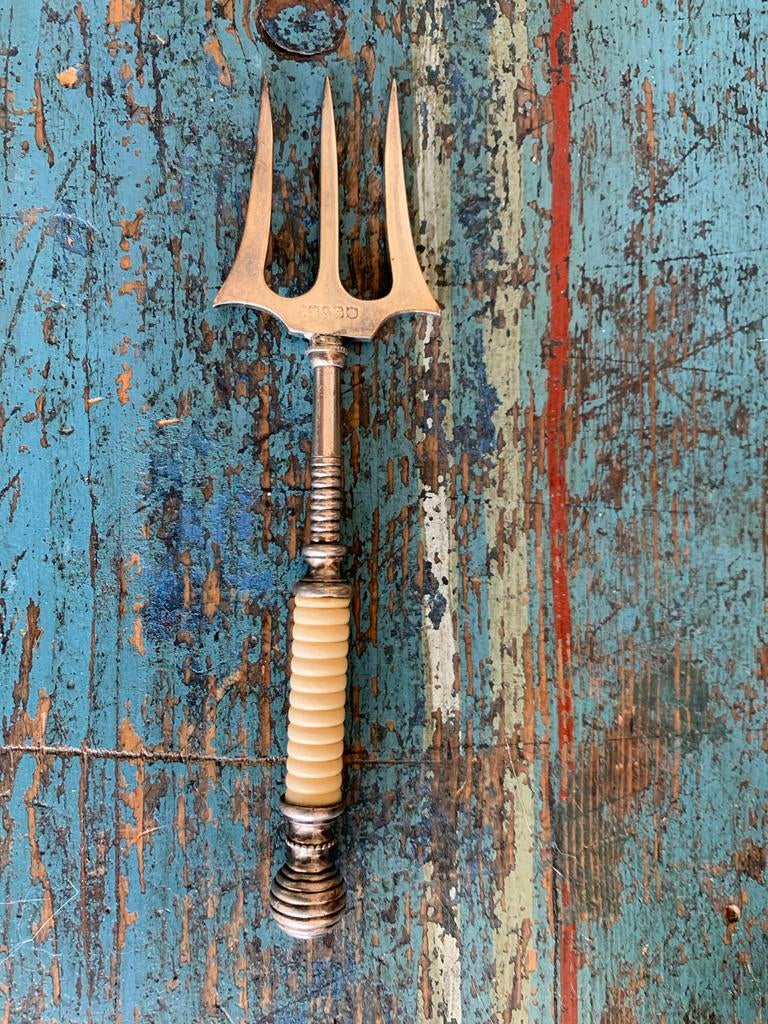 Antiek verzilverd broodvorkje, Ophalen of Verzenden