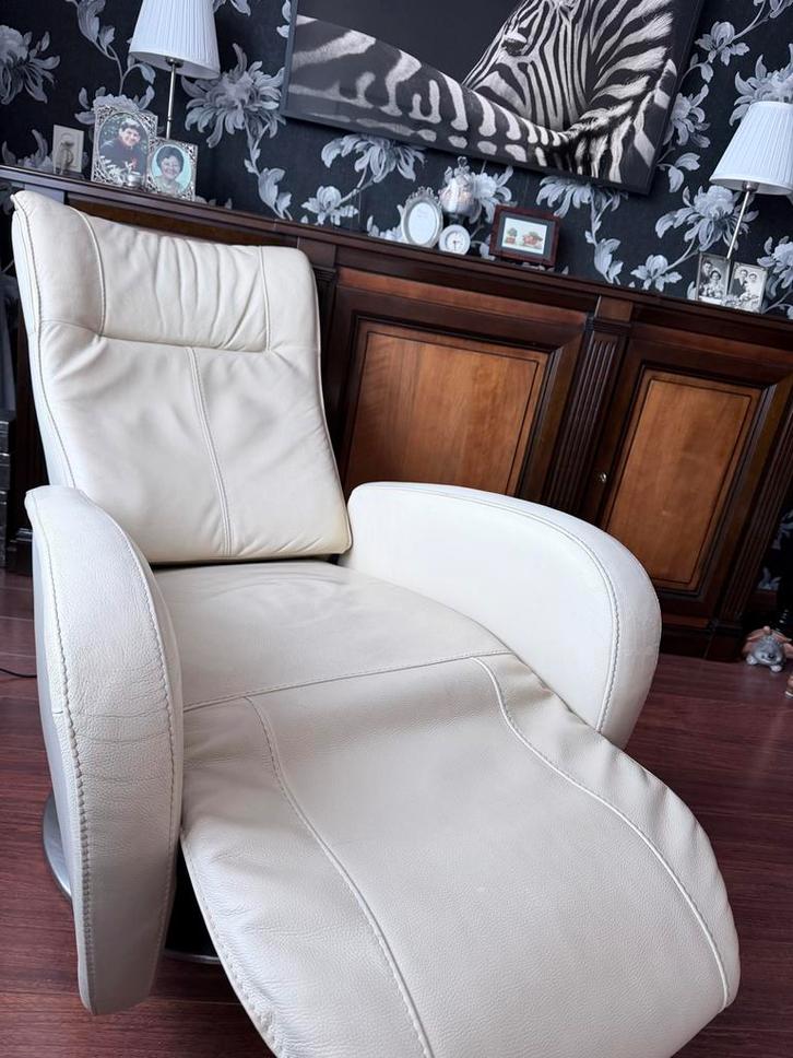 Leren Relaxfauteuil Bi-Color met 2 Motoren en Aluminium Voet, Huis en Inrichting, Fauteuils, Zo goed als nieuw, Leer, 75 tot 100 cm