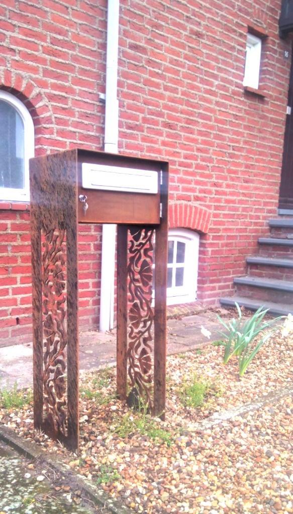 Brievenbus bloempatroon corten staal 5-3 mm, Tuin en Terras, Brievenbussen, Nieuw, Staande brievenbus, Staal, Ophalen of Verzenden