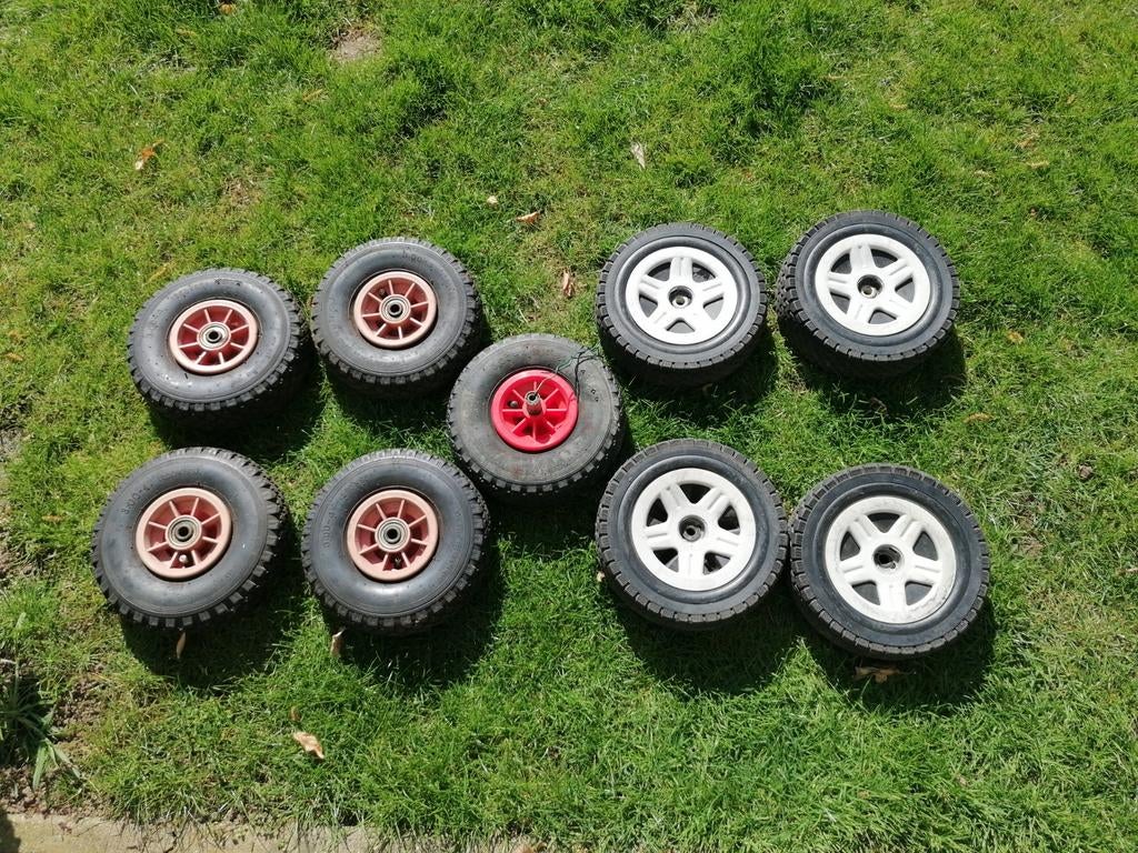 Set van 9 kleine skelter wielen met banden, Ophalen