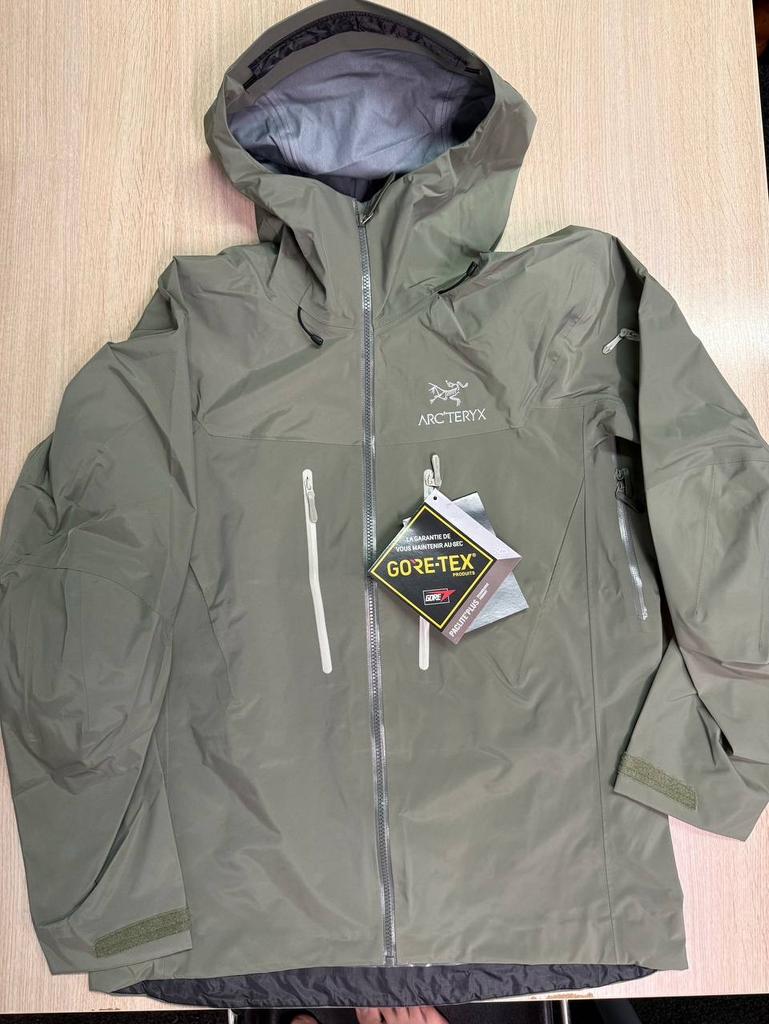 Arc'teryx Gore-Tex Jas Maat L, Ophalen of Verzenden, Nieuw, Maat 52/54 (L), Groen