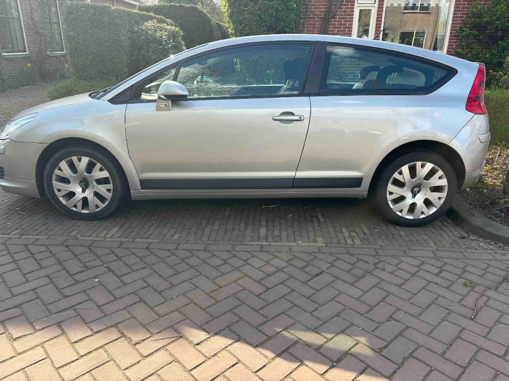 Citroën C4 1.6 16V Coupe AUT 2008 Grijs, Auto's, Citroën, Stof, Automatische klimaatregeling, 4 cilinders, 676 kg