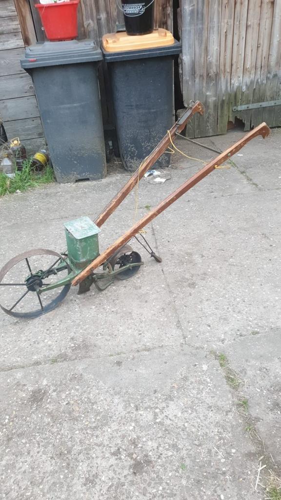 Handzaaimachine, Antiek en Kunst, Antiek | Gereedschap en Instrumenten, Ophalen