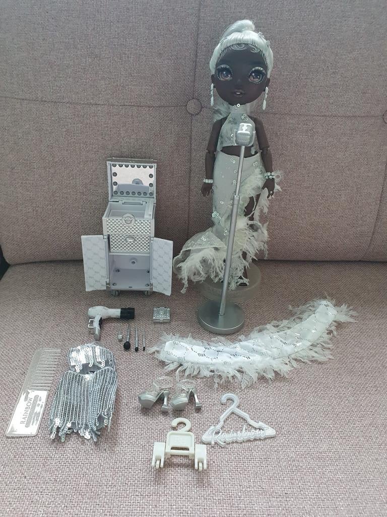 Rainbow high ayesha sterling, Ophalen of Verzenden, Zo goed als nieuw, Pop