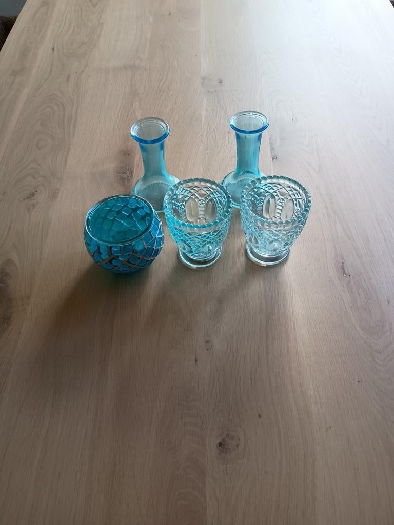 Aqua blauwe glazen accessoires - vazen en schaaltjes, Ophalen, Nieuw, Blauw, Glas