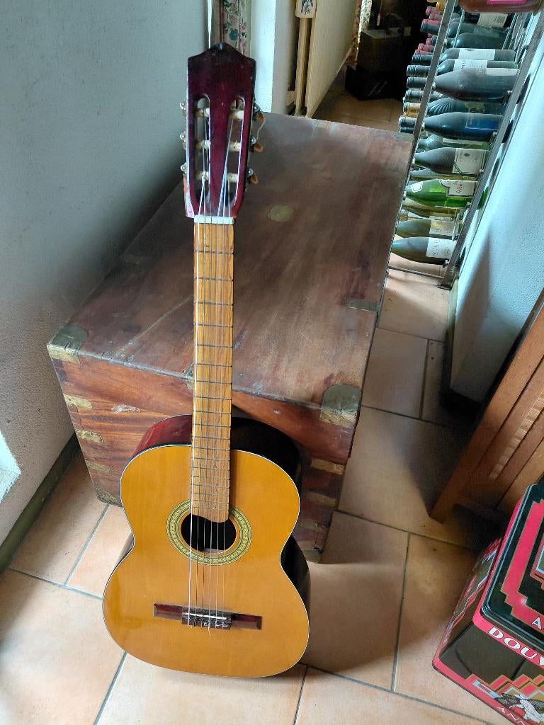 Spaanse akoestische gitaar, made in Japan., Muziek en Instrumenten, Snaarinstrumenten | Gitaren | Akoestisch, Klassieke of Spaanse gitaar