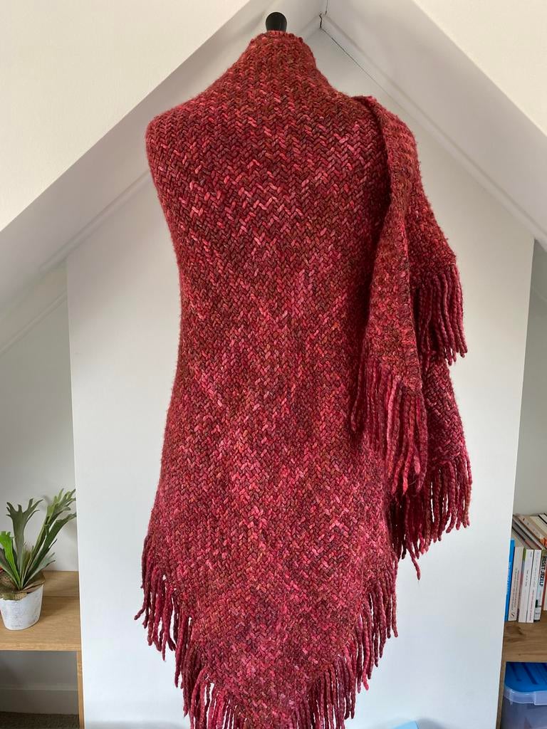 Omslagdoek Manos del Uruguay, Kleding | Dames, Mutsen, Sjaals en Handschoenen, Ophalen of Verzenden, Gedragen, Maat 46/48 (XL) of groter