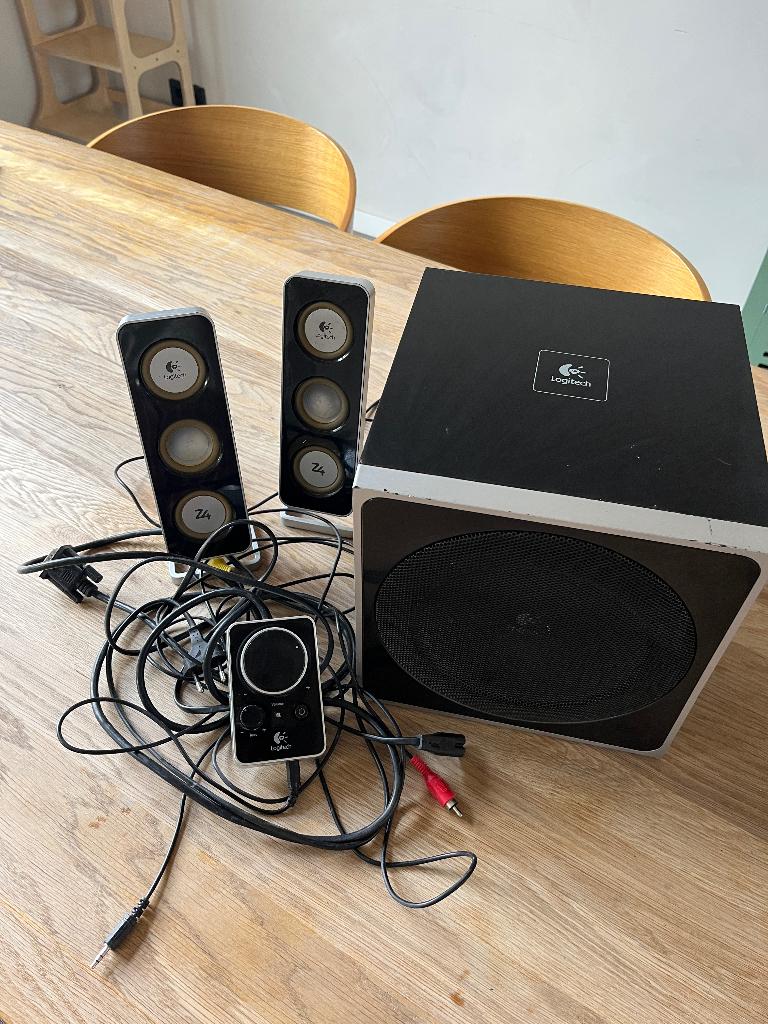 Logitech Z4 boxenset, Gebruikt, Subwoofer, 60 tot 120 watt, Ophalen