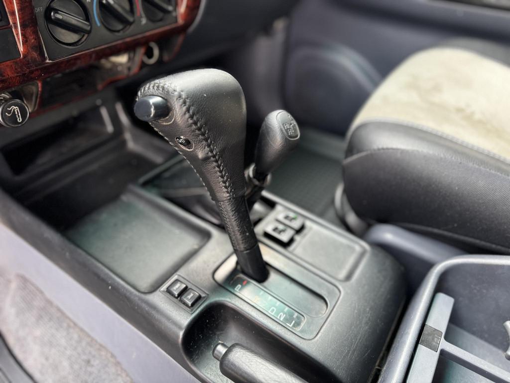 Toyota LandCruiser 90 3.0 D4-D HR 4x4 Automatic, Auto's, Toyota, Automaat, Gebruikt, 163 pk, Origineel Nederlands