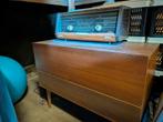 Drie oude radio's, waarvan eentje met platenspeler, Audio, Tv en Foto, Radio's, Ophalen of Verzenden, Gebruikt