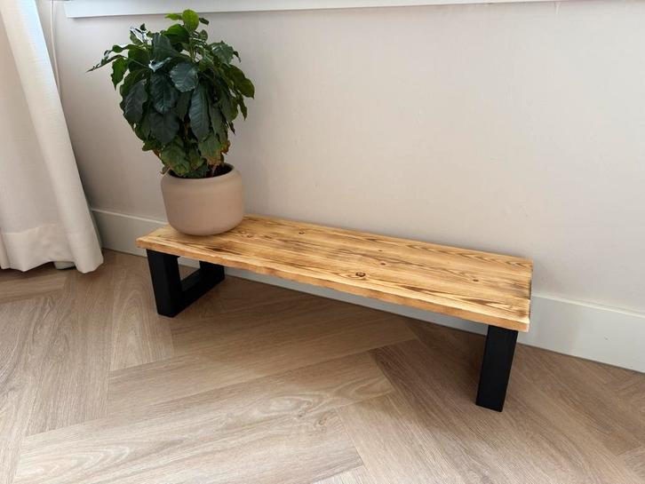 Nieuw vensterbank bankje van hout en houten poten. 75x22x19, Huis en Inrichting, Krukjes, Nieuw, Hout, Ophalen of Verzenden