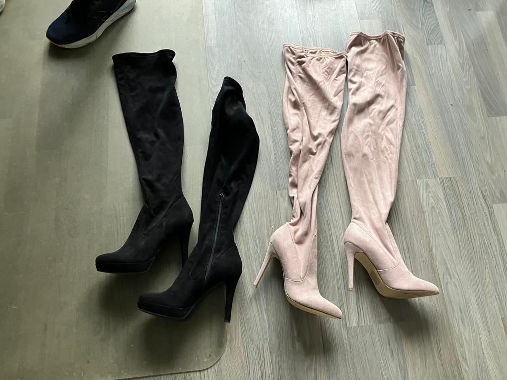 2 paar super lange laarzen maat 39 huge hak koopje, Kleding | Dames, Schoenen, Ophalen of Verzenden, Zo goed als nieuw