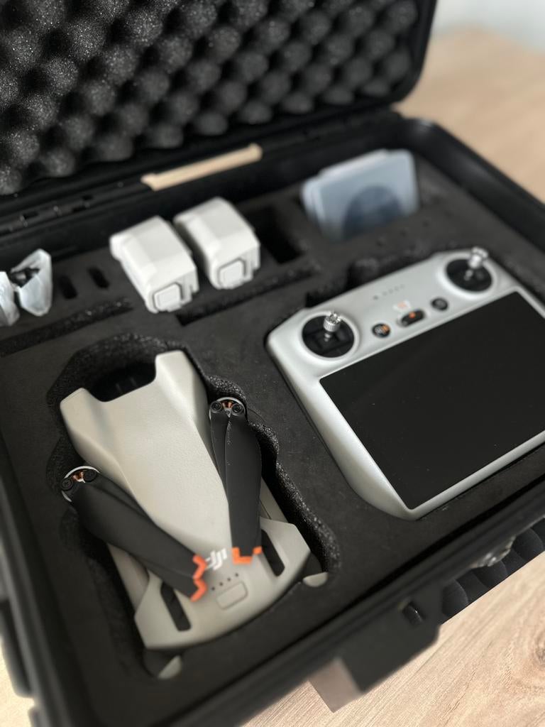 DJI Mini 3 met koffer + Smart Controller, Ophalen of Verzenden, Zo goed als nieuw