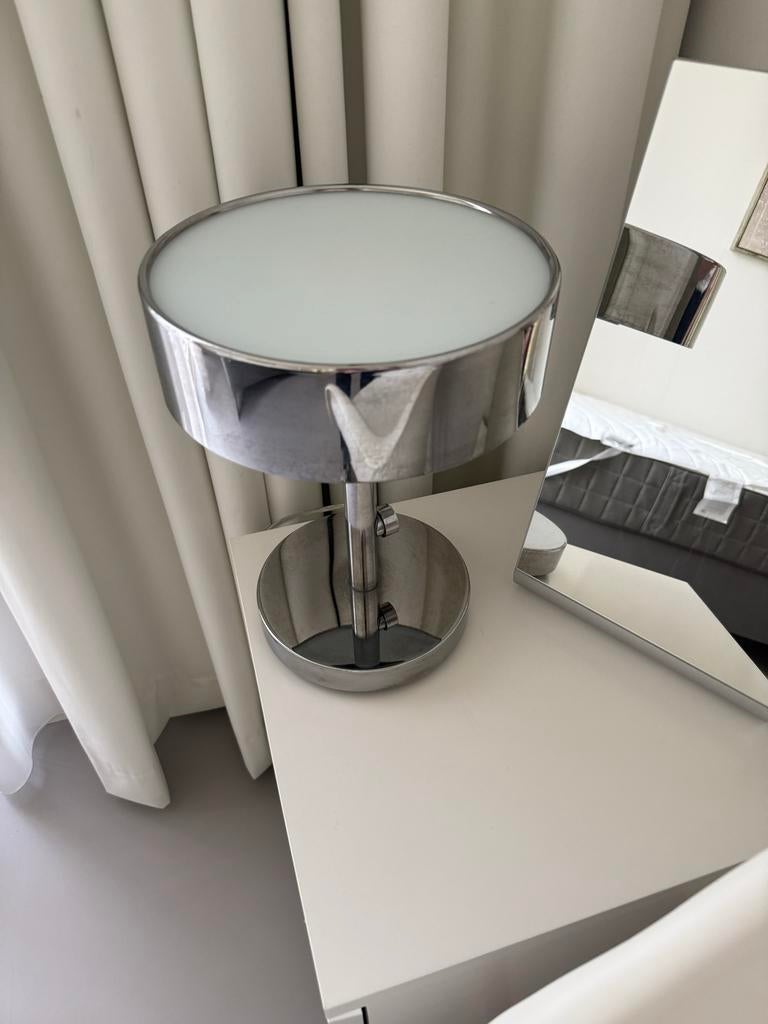 Moderne tafellamp - Chroom met wit glas, Ophalen, Zo goed als nieuw, Metaal, Minder dan 50 cm
