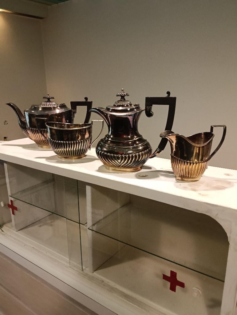 Engels koffie / thee servies, Ophalen