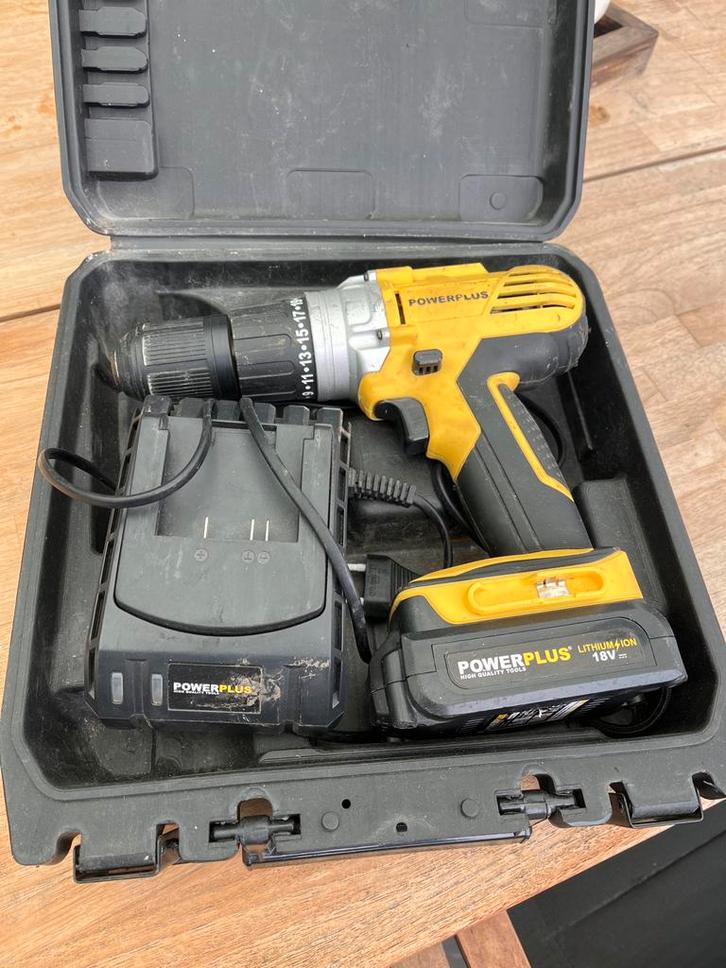 Powerplus 18V Accuboormachine met lader en accu, Doe-het-zelf en Verbouw, Gereedschap | Boormachines, Gebruikt, Boor- en Schroefmachine