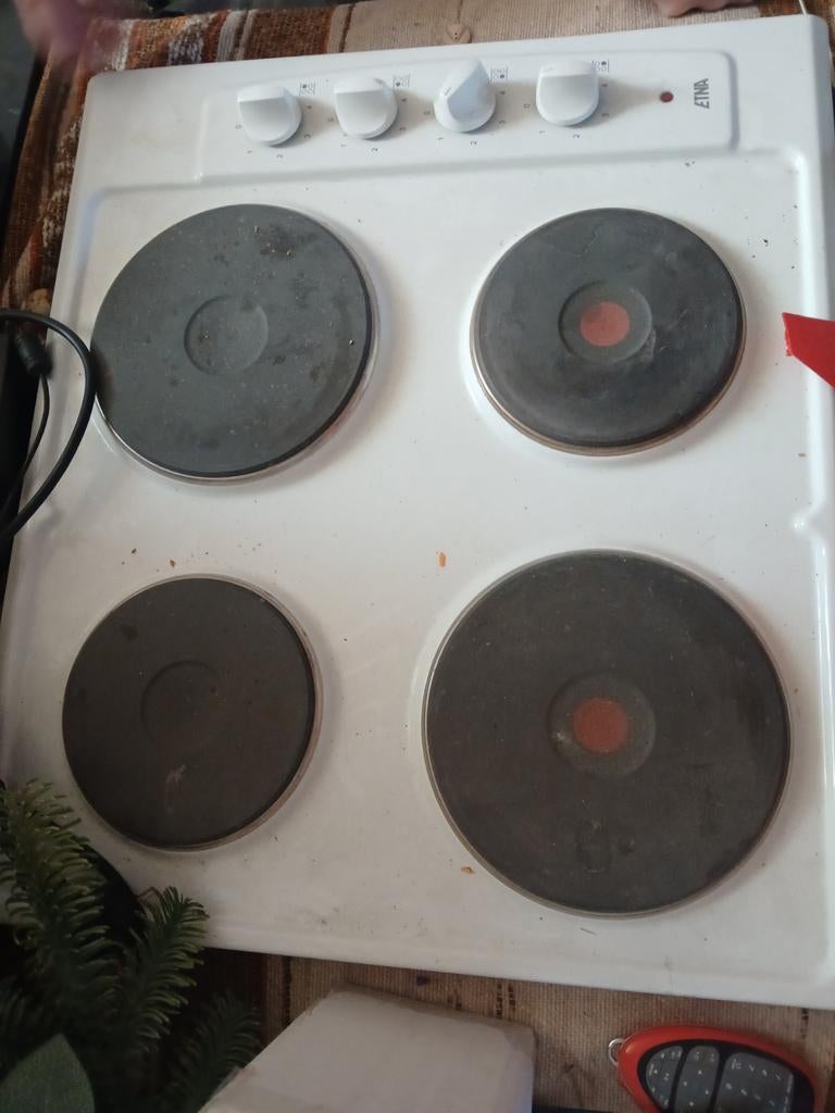 ETNA EKSP327WT/E3 Elektrische Kookplaat - Gebruikt, Witgoed en Apparatuur, Gebruikt, Vrijstaand, Elektrisch, 4 kookzones