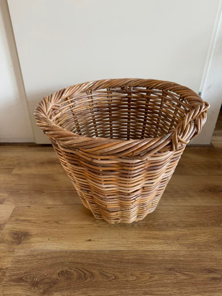 Grote mand van dik riet, Ophalen of Verzenden, Zo goed als nieuw, Rond, Riet
