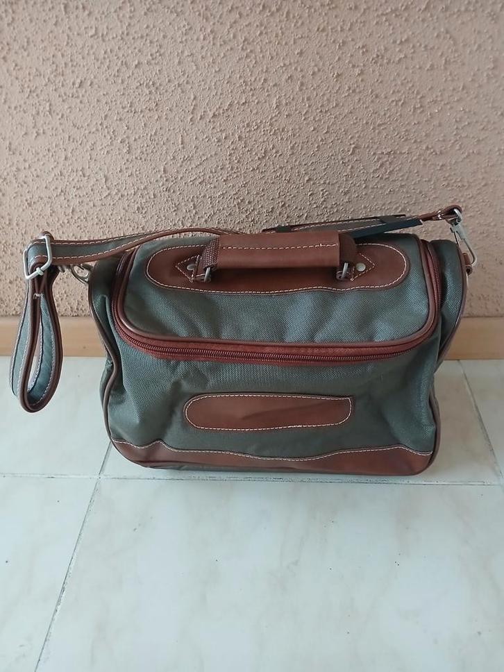 Nieuwe, stevige beautycase of tas. Ideaal voor op reis, Sieraden, Tassen en Uiterlijk, Tassen | Damestassen, Ophalen