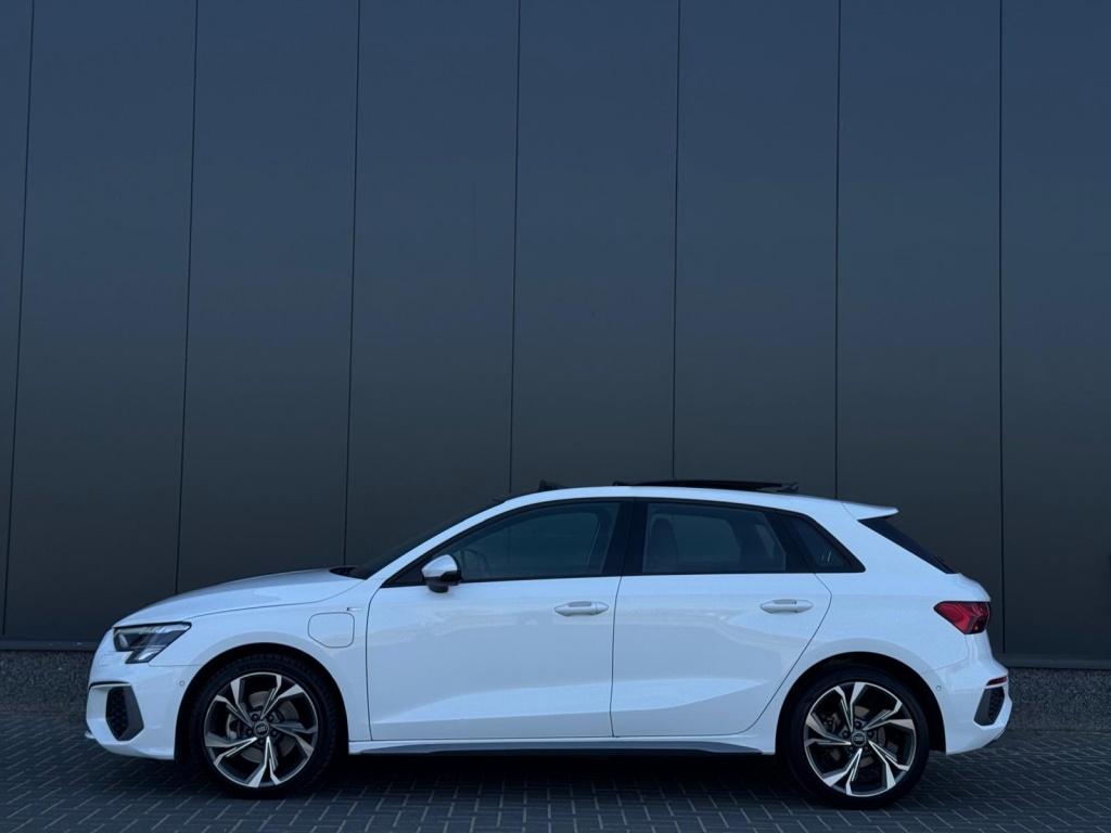 Audi A3 Sportback 40 TFSI e 3x S Line FULL PANO NAVI CAMERA, Automaat, Gebruikt, 4 cilinders, 150 pk