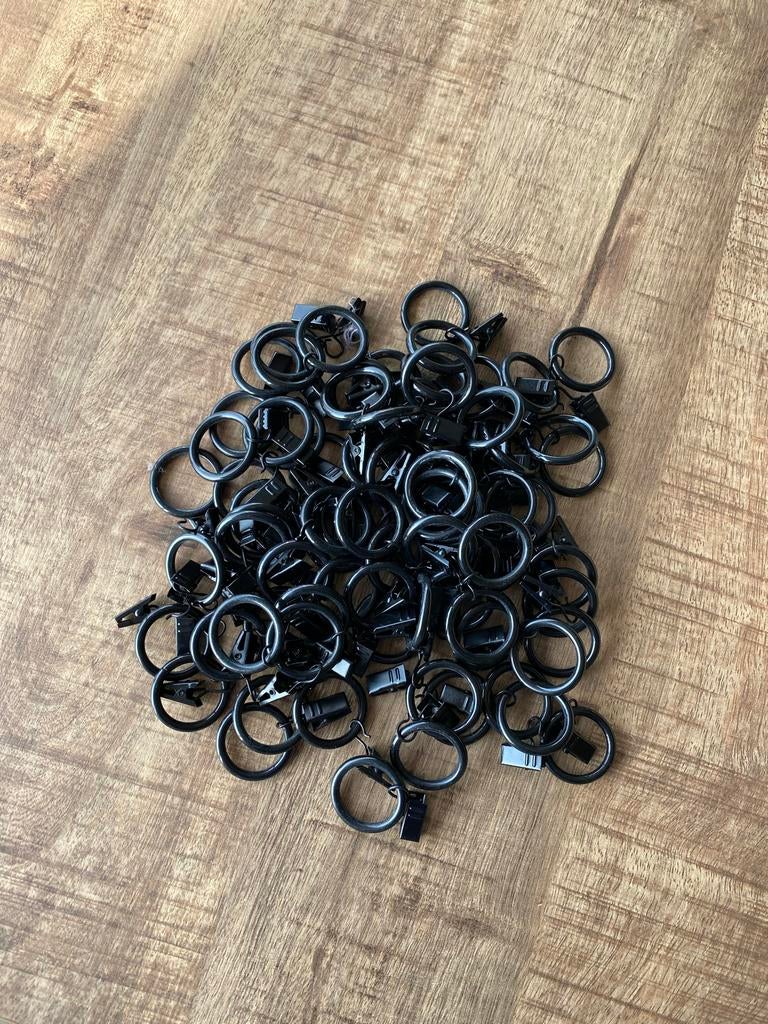 Gordijnringen zwart kunststof met knijper - 70 stuks, Ophalen of Verzenden, Gebruikt, Zwart