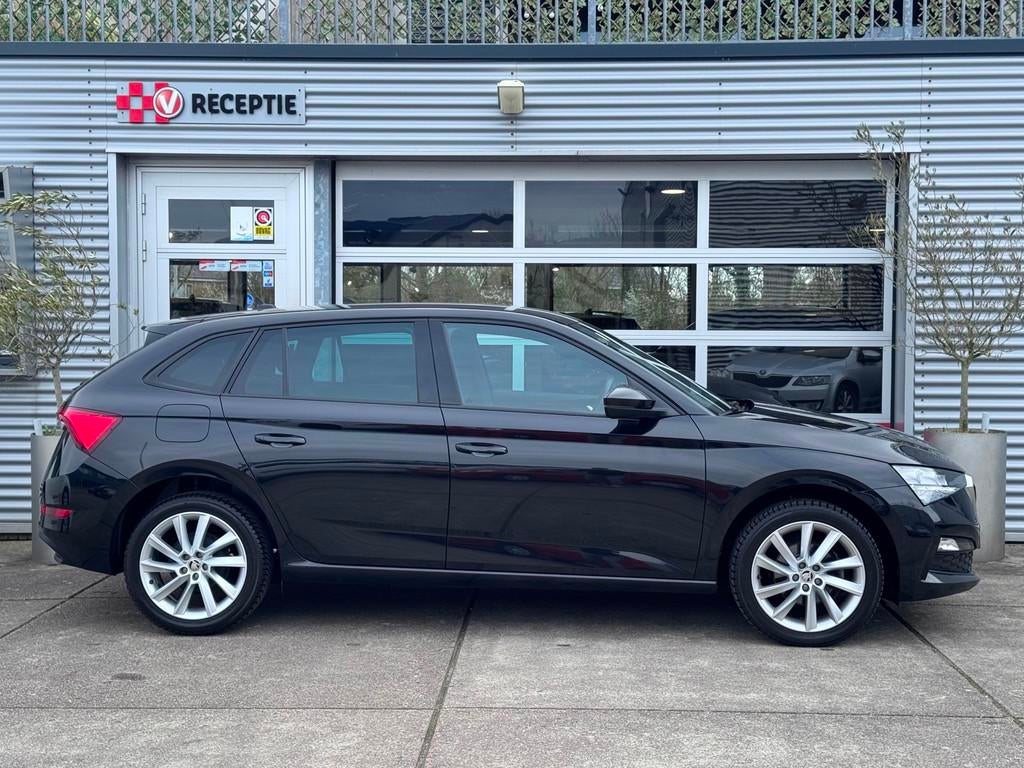 Skoda Scala 1.0 TSI Sport Business DSG/ Adapt cruise / Carpl, Scala, Gebruikt, Euro 6, 620 kg